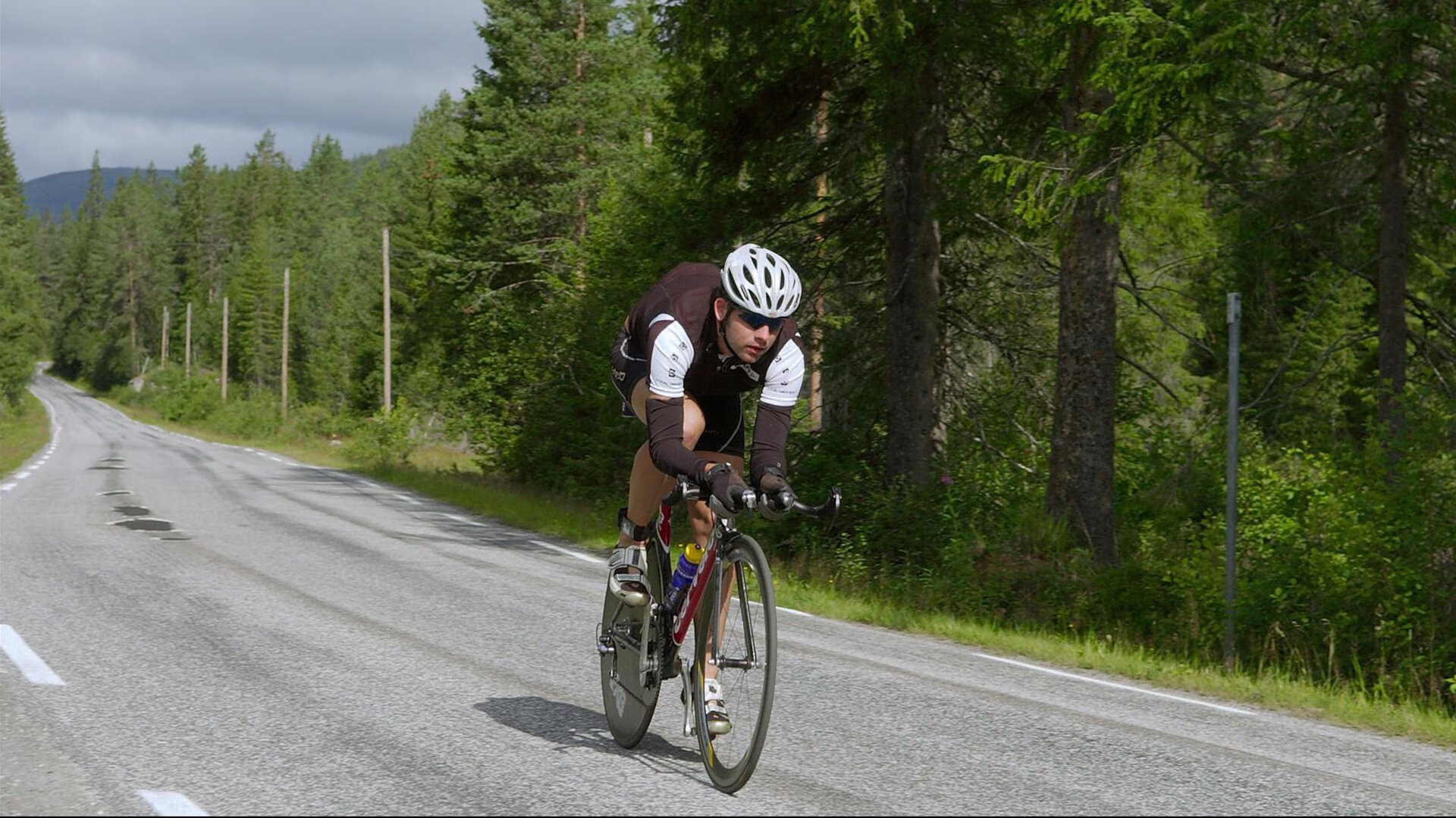 评论员指出中超联赛存在的问题，中超评球